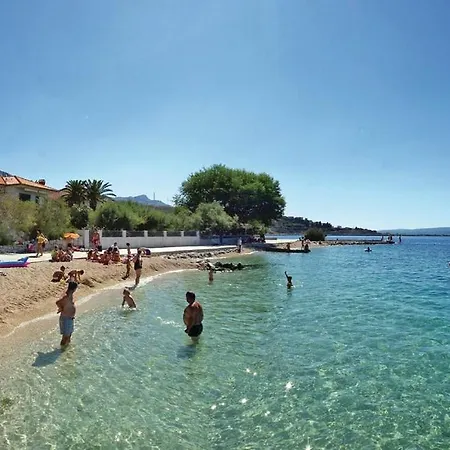 Prelas Apartament *